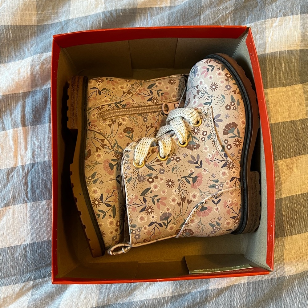 Toddler girls floral boots